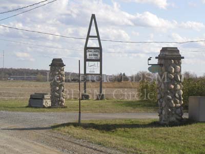 The entrance of Jules workshop